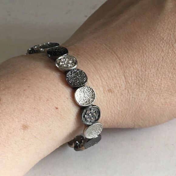 Bundle Sale 3 for $15 | Silver Tone Beaded Stretch Bracelet - Picture 6 of 12